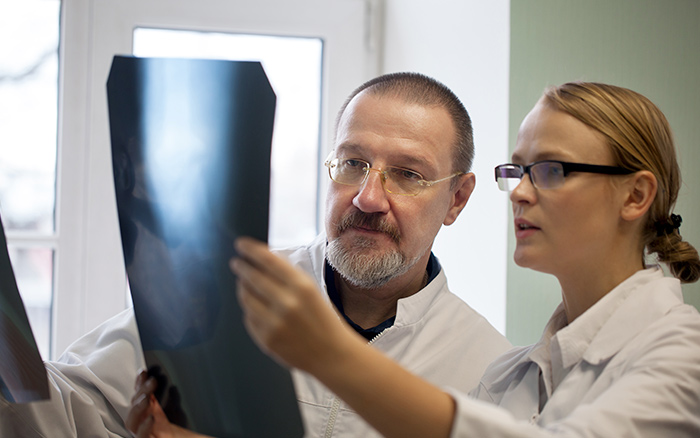 Artritis reumatoide: causas, síntomas y tratamiento